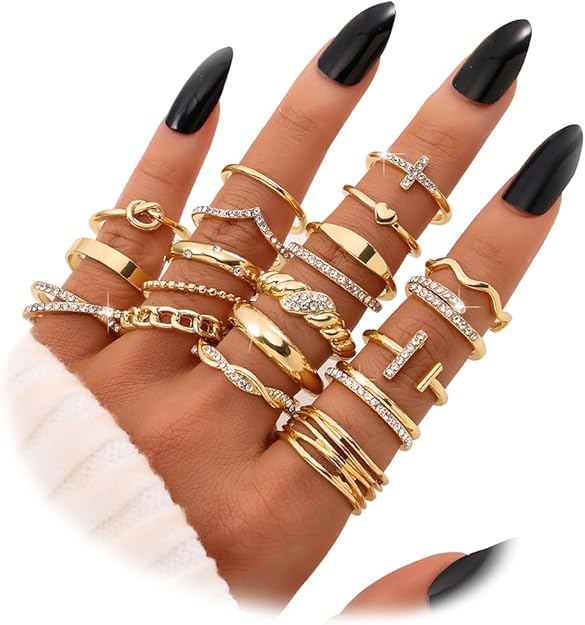 Knuckle Rings: The Tiny Jewelry Trend Making a Big Statement